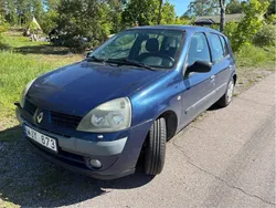 Blå Begagnad 2005 Renault Clio R.S. Expression Halvkombi | 15 000 kr (Bra pris)