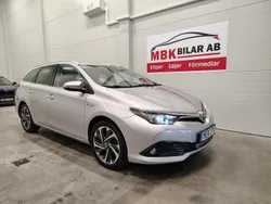 Silver Begagnad 2015 Toyota Auris Touring Sports Active Kombi | 94 900 kr (Marknadspris)