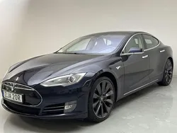 Blå Begagnad 2014 Tesla Model S Sedan | 200 000 kr