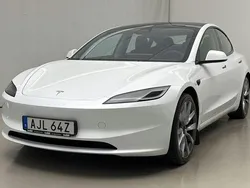 Vit Begagnad 2024 Tesla Model 3 Sedan | 419 000 kr (Dyr)
