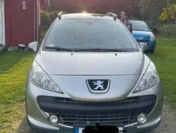 Grå Begagnad 2009 Peugeot 207 Outdoor Outdoor Kombi | 39 900 kr