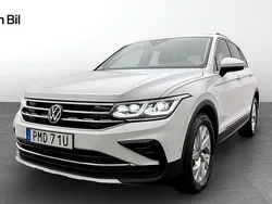 Vit Begagnad 2023 VW Tiguan Elegance SUV | 390 000 kr (Marknadspris)