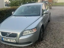 Silver Begagnad 2009 Volvo S40 Kinetic Sedan | 45 000 kr (Marknadspris)