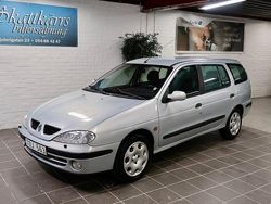 Grå Begagnad 2002 Renault Mégane GrandTour Authentique Kombi | 17 000 kr (Marknadspris)