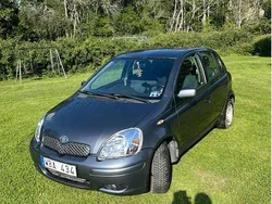 Blå Begagnad 2004 Toyota Yaris Halvkombi | 33 000 kr (Lite dyr)