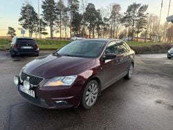 Röd Begagnad 2013 Seat Toledo Halvkombi | 55 000 kr