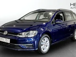 Mörkblå (blue) Begagnad 2017 VW Golf VII Kombi | 129 800 kr (Marknadspris)