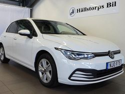 Vit Begagnad 2022 VW Golf VIII Halvkombi | 249 900 kr (Marknadspris)