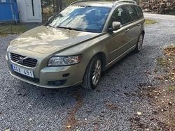 Grön Begagnad 2010 Volvo V50 Summum Kombi | 49 000 kr (Bra pris)