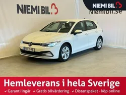 Vit Begagnad 2022 VW Golf VIII S Halvkombi | 219 900 kr (Marknadspris)