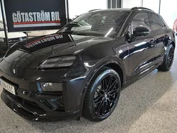 Svart Begagnad 2024 Porsche Macan Turbo SUV | 1 245 000 kr