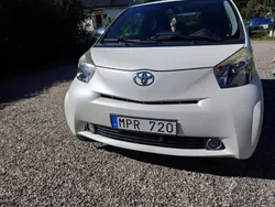 Vit Begagnad 2009 Toyota iQ Halvkombi | 72 000 kr (Marknadspris)