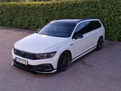 Vit Begagnad 2020 VW Passat R-line Edition Kombi | 199 000 kr (Marknadspris)