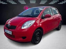 Röd Begagnad 2006 Toyota Yaris Halvkombi | 29 900 kr (Marknadspris)