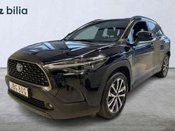 Svart Begagnad 2023 Toyota Corolla Cross Executive SUV | 399 900 kr (Lite dyr)