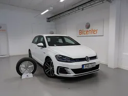 Vit Begagnad 2017 VW Golf VII GTE Halvkombi | 199 900 kr (Marknadspris)