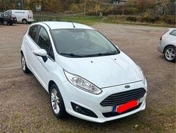 Vit Begagnad 2017 Ford Fiesta Titanium Halvkombi | 70 000 kr (Bra pris)