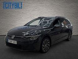 Grå Begagnad 2022 VW Golf VIII Kombi | 238 900 kr (Marknadspris)