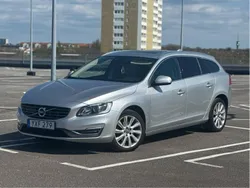 Silver Begagnad 2018 Volvo V60 Standard Kombi | 215 000 kr (Bra pris)