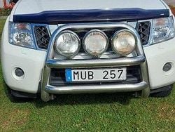 Vit Begagnad 2012 Nissan Navara Pickup | 85 000 kr (Marknadspris)