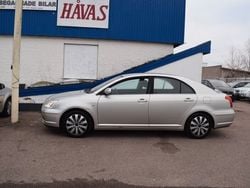 Silver Begagnad 2006 Toyota Avensis Halvkombi | 39 500 kr (Marknadspris)