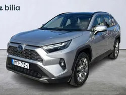 Silver Begagnad 2022 Toyota RAV4 Hybrid Executive SUV | 419 900 kr (Marknadspris)