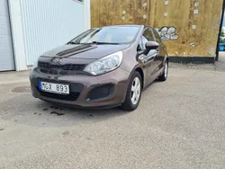 Brun Begagnad 2012 Kia Rio Halvkombi | 36 000 kr (Marknadspris)