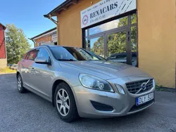 Ljusbrun (brun) Begagnad 2011 Volvo V60 Momentum Kombi | 74 900 kr (Marknadspris)