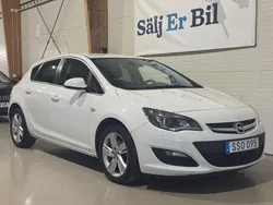 Vit Begagnad 2015 Opel Astra Enjoy Halvkombi | 89 800 kr (Marknadspris)