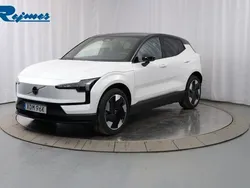 Vit (crystal white metallic) Ny 2025 Volvo EX30 Performance SUV | 574 900 kr (Marknadspris)