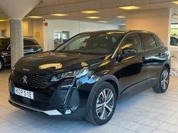 Svart Begagnad 2022 Peugeot 3008 Allure SUV | 279 900 kr (Marknadspris)