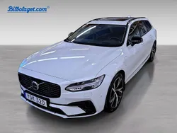 Vit Begagnad 2023 Volvo V90 Ultimate Kombi | 529 000 kr (Marknadspris)