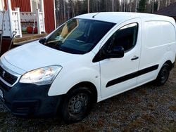 Begagnad 2017 Peugeot Partner Van | 44 000 kr (Bra pris)