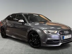 Grå Begagnad 2016 Audi S3 Comfort Sedan | 259 900 kr (Marknadspris)