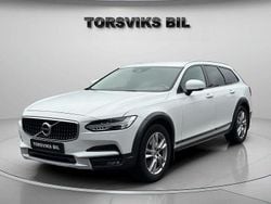 Vit Begagnad 2017 Volvo V90 CC Kombi | 279 900 kr (Marknadspris)