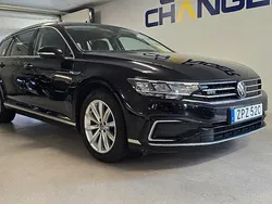 Svart Begagnad 2022 VW Passat GTE Kombi | 289 900 kr (Marknadspris)