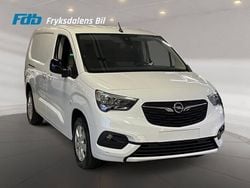 Vit Begagnad 2023 Opel Combo Minibuss | 339 900 kr