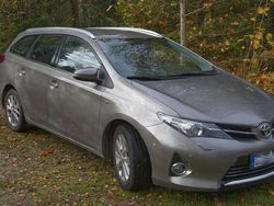 Brun Begagnad 2014 Toyota Auris Touring Sports Executive Kombi | 78 000 kr (Bra pris)