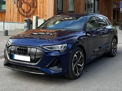 Blå Begagnad 2022 Audi e-tron S-Line SUV | 459 900 kr (Marknadspris)