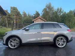 Grå Begagnad 2022 Audi Q4 e-tron Comfort SUV | 399 000 kr