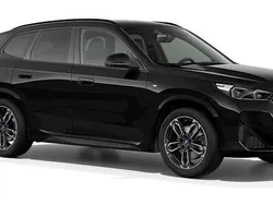 Svart Ny 2025 BMW X1 Comfort Edition SUV | 688 500 kr (Marknadspris)