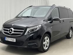Svart Begagnad 2017 Mercedes V250 Avantgarde Minibuss | 402 000 kr