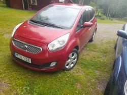 Röd Begagnad 2013 Kia Venga Comfort Halvkombi | 34 000 kr (Bra pris)