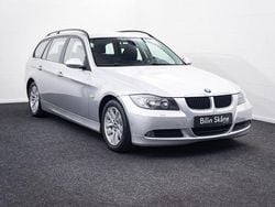 Ljusgrå (grå) Begagnad 2008 BMW 318 Advantage Kombi | 54 900 kr (Marknadspris)