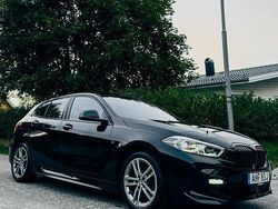 Svart Begagnad 2022 BMW 118 M Sport Halvkombi | 280 000 kr (Lite dyr)