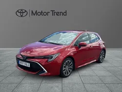 Röd Begagnad 2019 Toyota Corolla Hybrid Executive Halvkombi | 219 000 kr (Marknadspris)