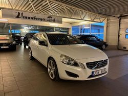 Vit Begagnad 2013 Volvo V60 Momentum Kombi | 109 900 kr (Marknadspris)