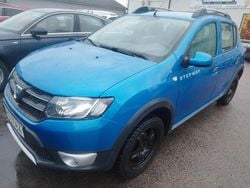 Blå Begagnad 2014 Dacia Sandero Stepway Kombi | 64 900 kr (Marknadspris)