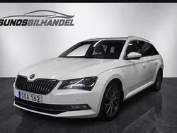 Vit Begagnad 2017 Skoda Superb Business Line Kombi | 209 000 kr (Marknadspris)