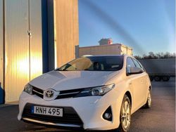 Vit Begagnad 2014 Toyota Auris Touring Sports Active Kombi | 110 000 kr (Marknadspris)